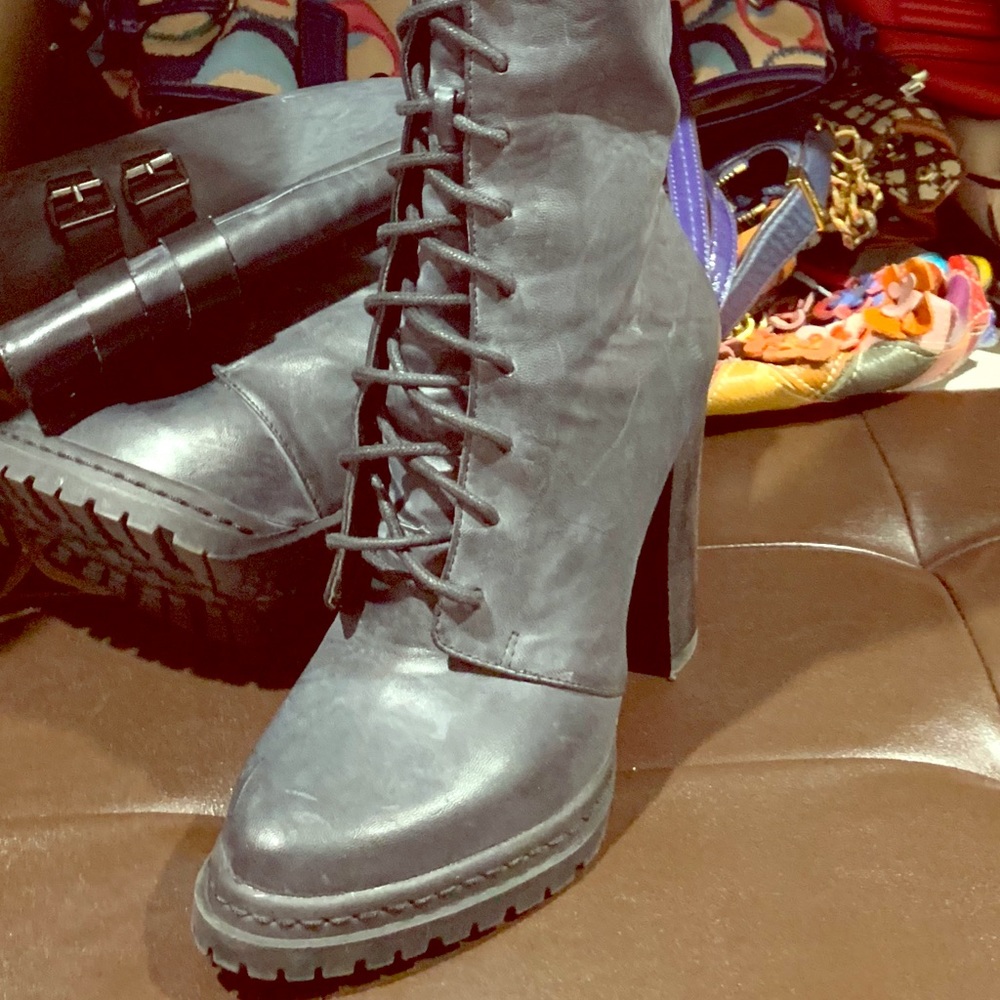 BCBG lace up boots. - Picture 1 of 2